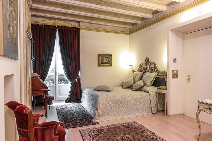 Room 7 of 44