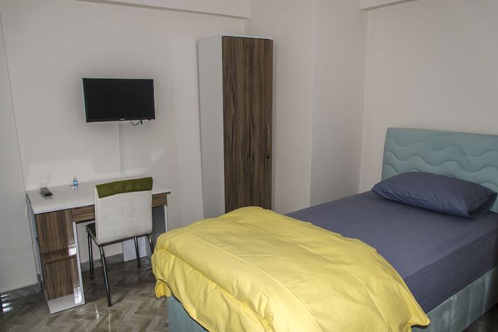 Room 25 of 34