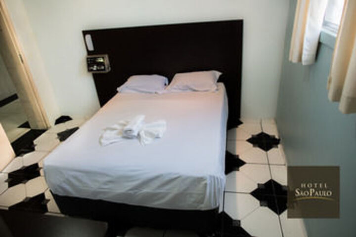 Room 14 of 39