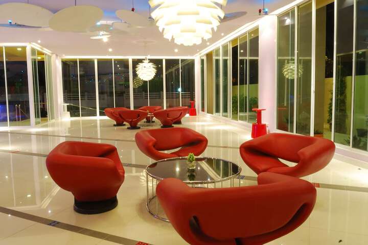 Entrance & Lobby