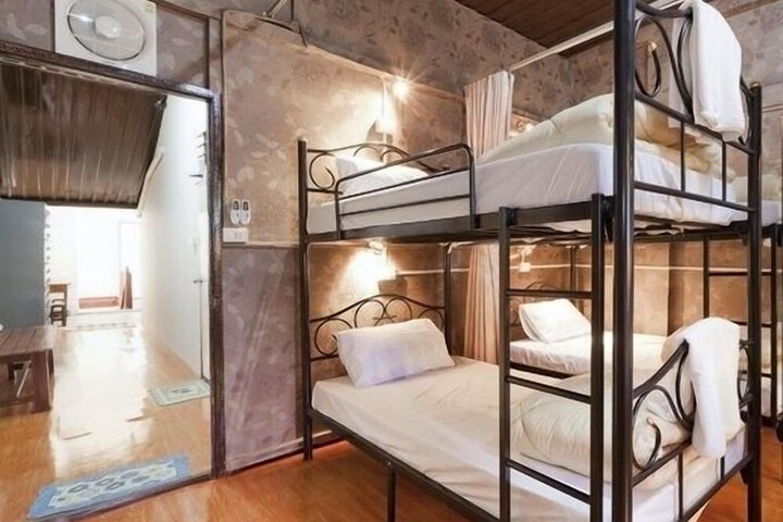 Room 11 of 25