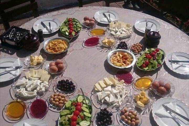 Breakfast/Coffee Service 40 of 65