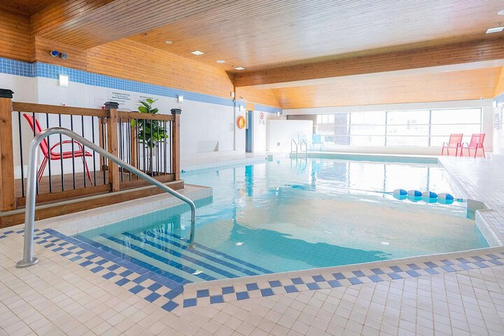 Pool Hotel