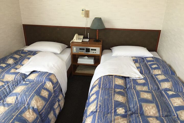 Room 4 of 11
