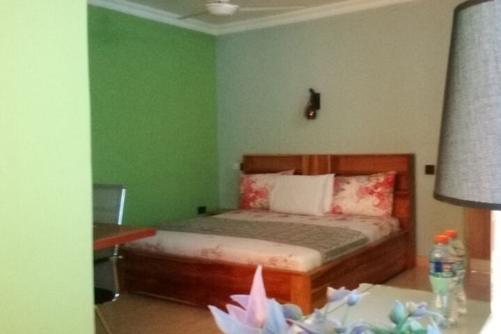 Room 2 of 6