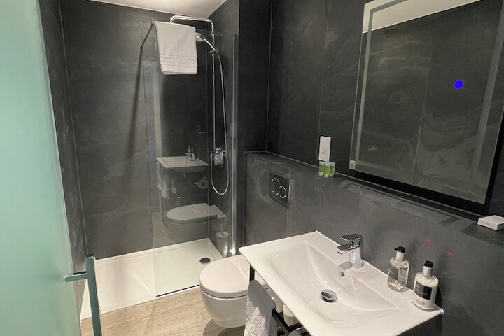 Room 52 of 85
