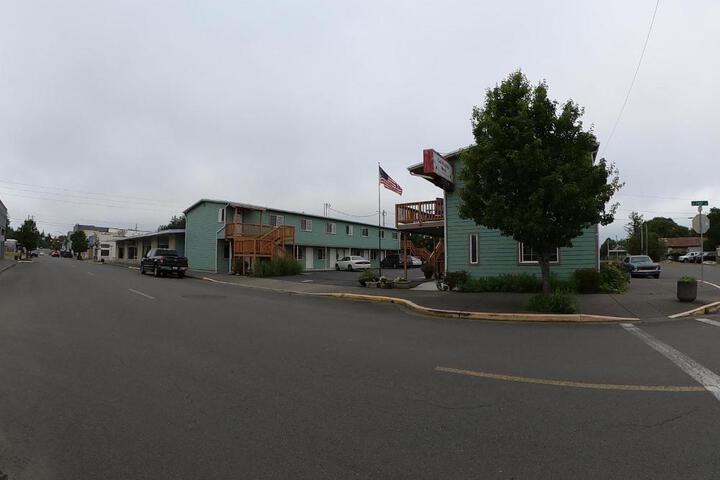 Exterior of Col-Pacific Motel