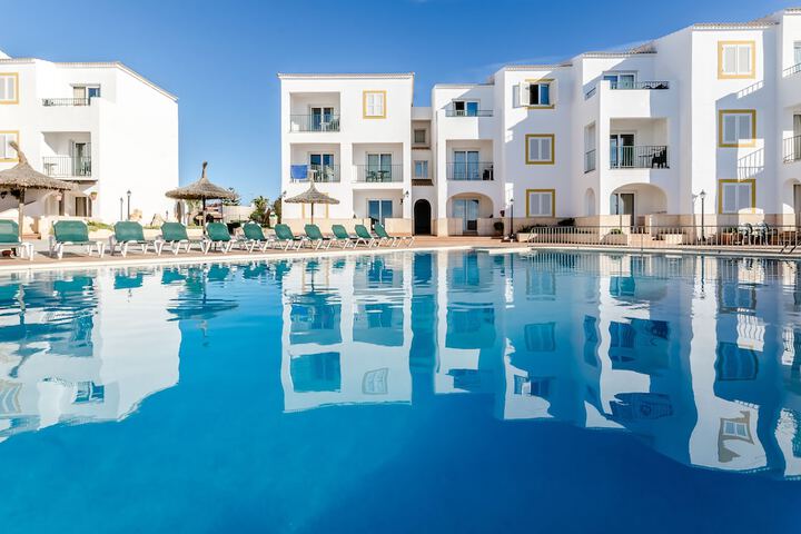 Pools & Facilities