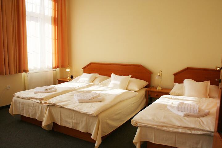 Room 3 of 38