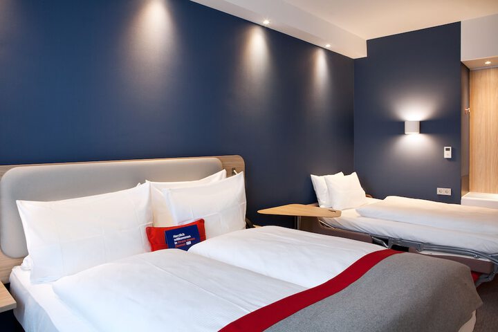 Room 30 of 73