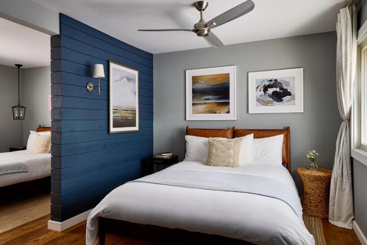 Double Accessible King Size Bed (1 of 3)