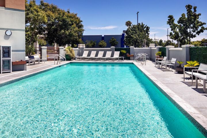 Hotel Pool