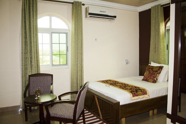 Room 6 of 44