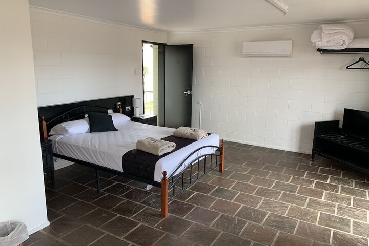 Room 28 of 85