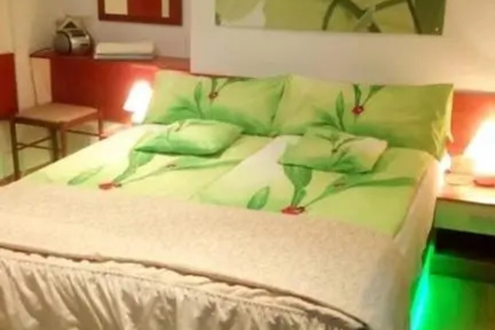 Room 6 of 23
