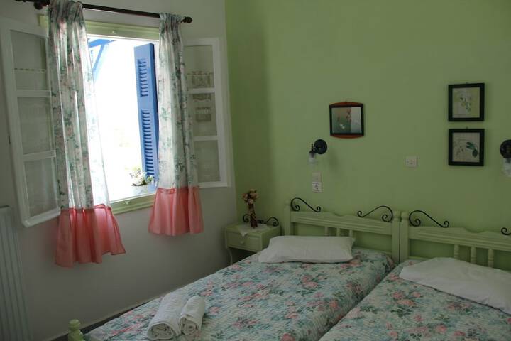 Room 8 of 96