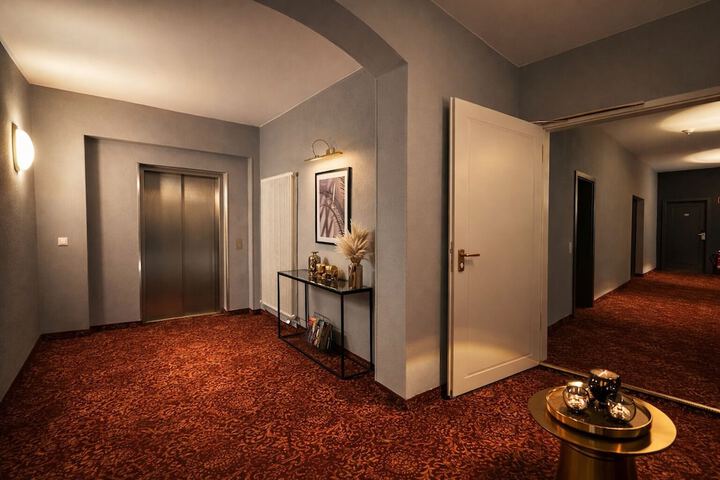 Ballroom/Hall 19 of 25