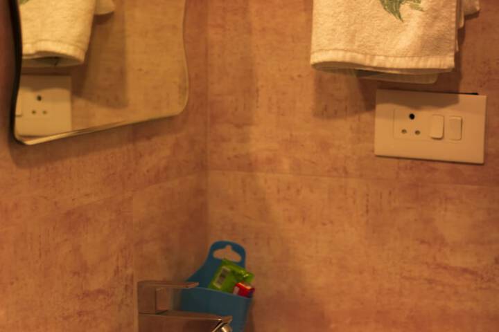 Room 18 of 33