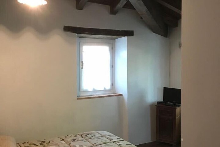 Room 4 of 11