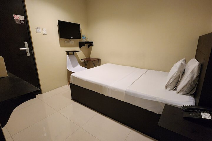 Room 12 of 13