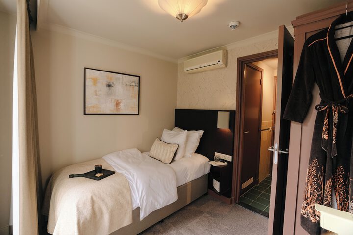 Room 20 of 49