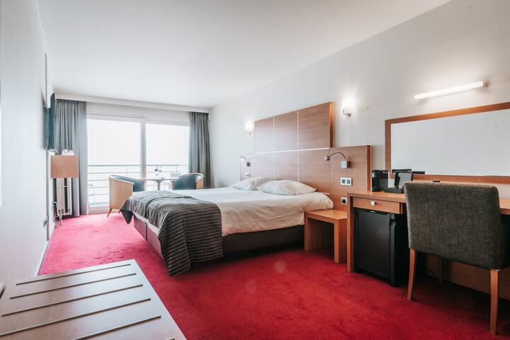 Room 7 of 56