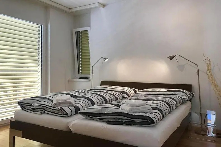 Room 3 of 11