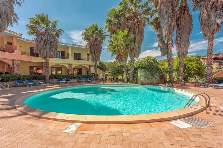 Pool 6 of 12