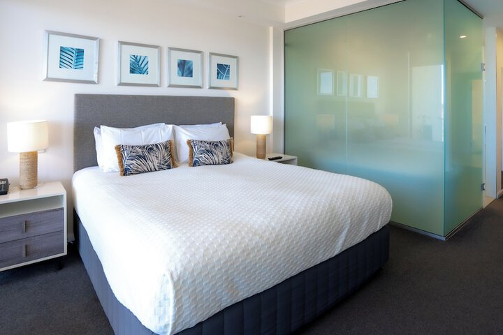 Room 2 of 91
