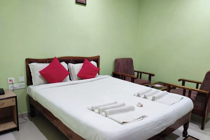 Room 4 of 17