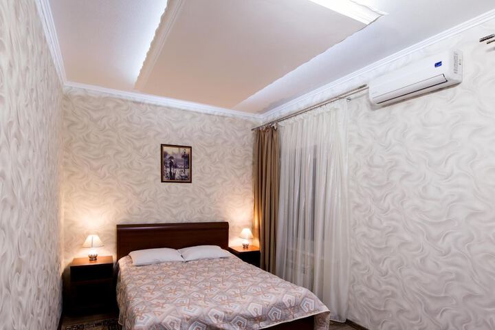 Room 11 of 50