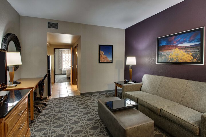 Room 10 of 77