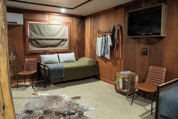 Room 13 of 35