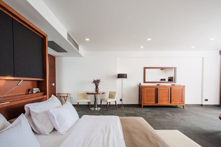 Room 25 of 114