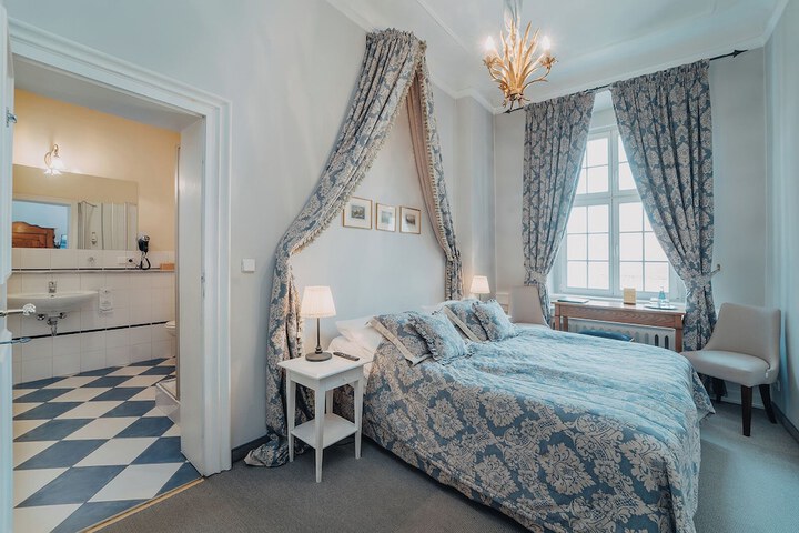 Room 4 of 57