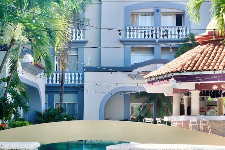 Hotel Entry