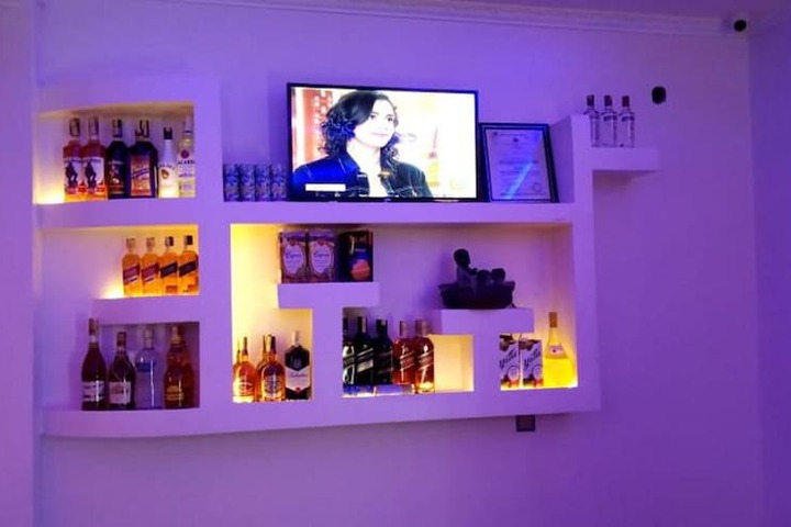 Lounge 16 of 25