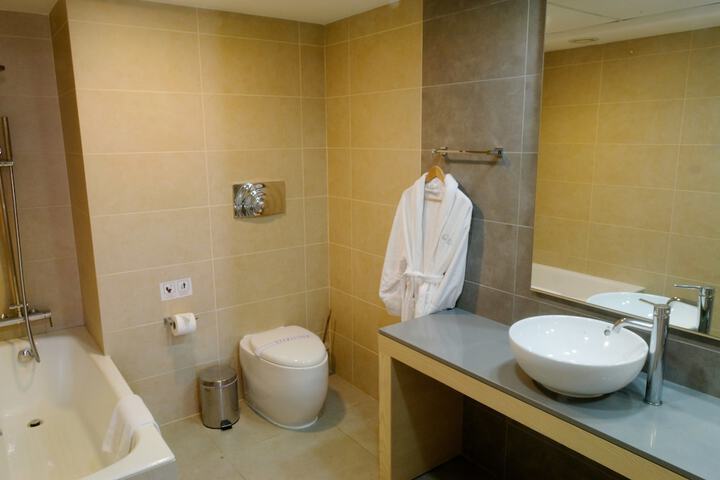 Room 44 of 110