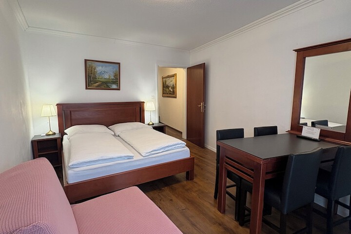 Room 124 of 266