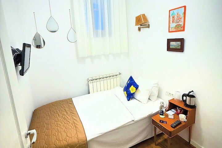 Room 21 of 48
