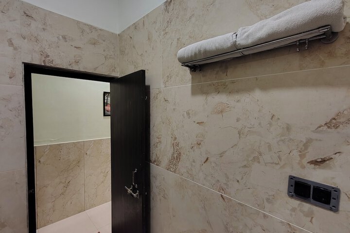 Room 74 of 76