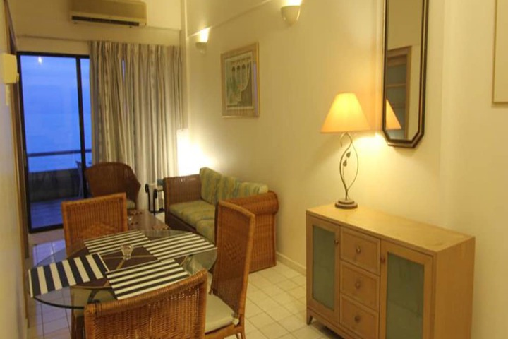 Room 12 of 27