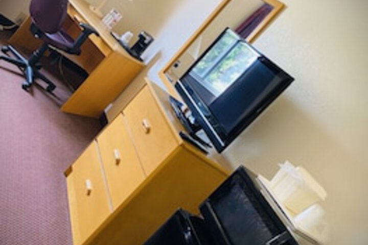 Room 13 of 93