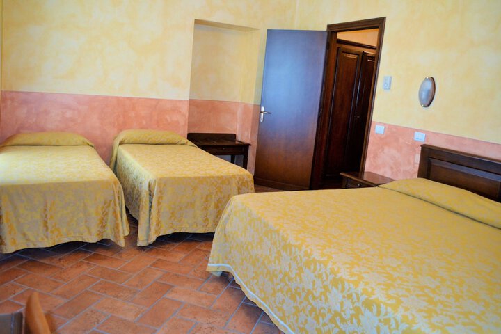Room 4 of 31