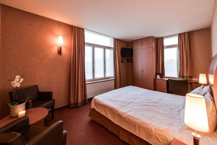 Room 7 of 51