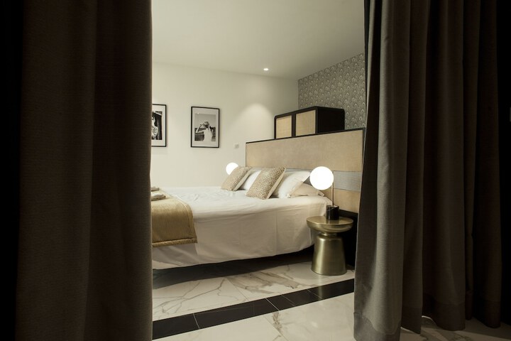 Room 17 of 89