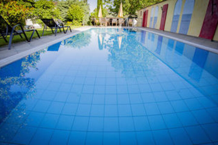 Pool 36 of 41