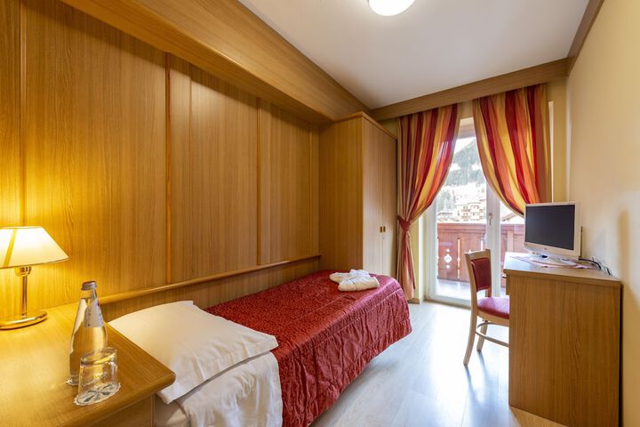 Room 17 of 113