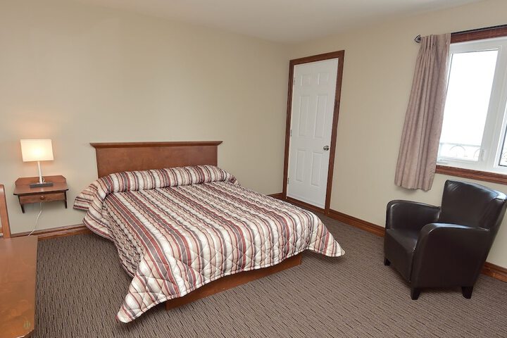 Room 3 of 49