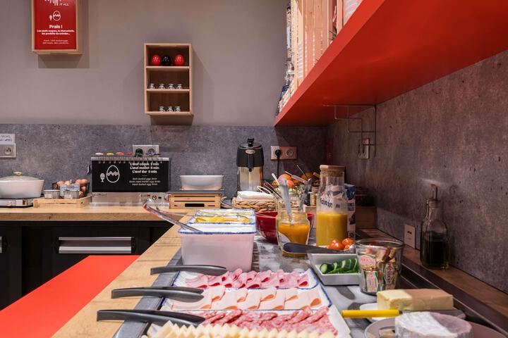 Breakfast area